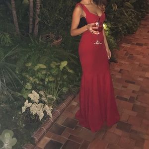 Beautiful red wedding gown !